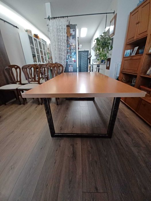 Mesa de jantar usada em muito bom estado