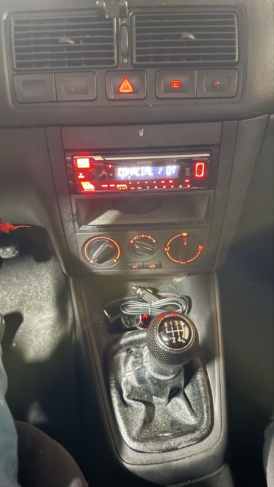 Golf IV 1.6 azul muito bom estado