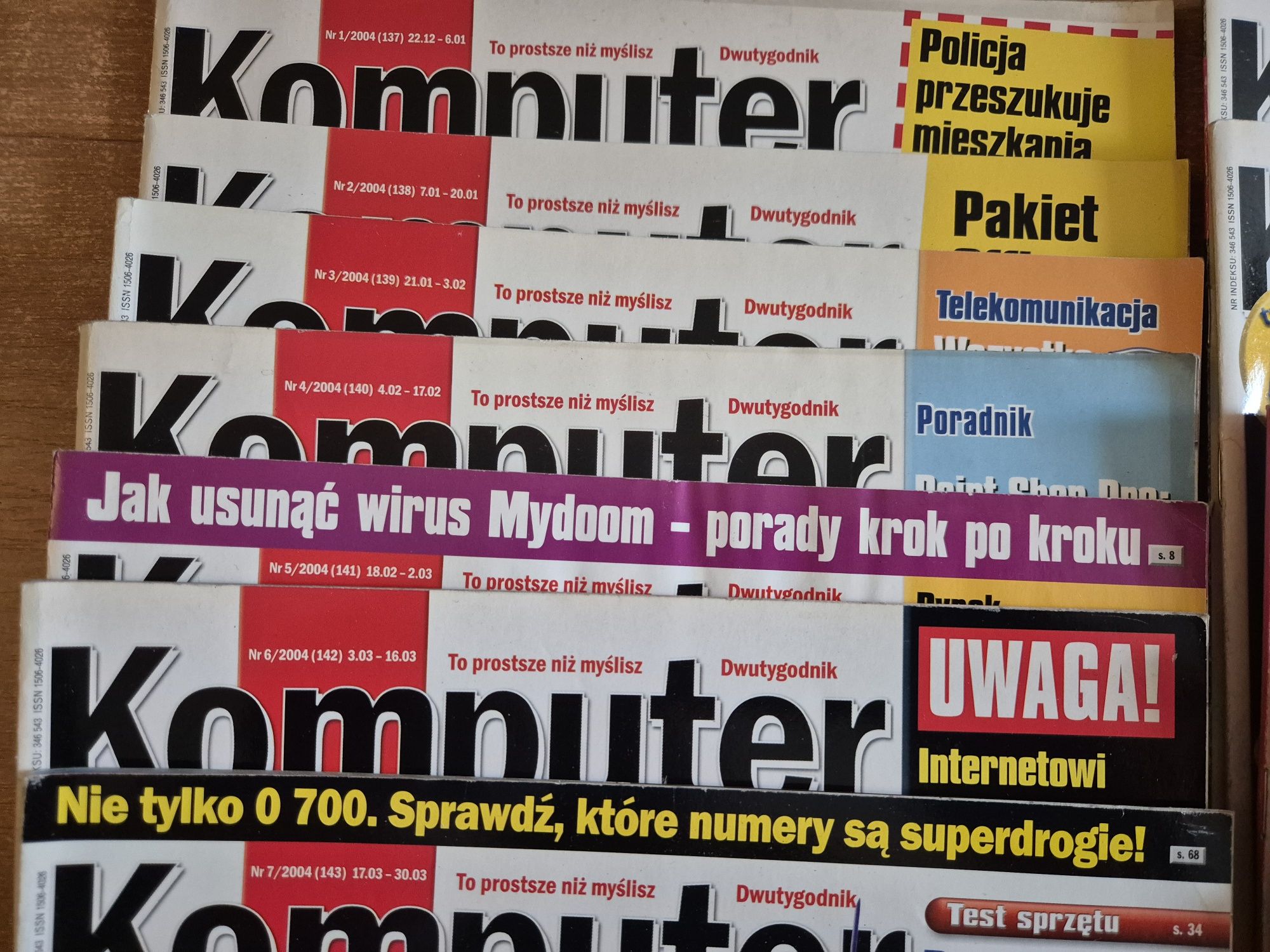Komputer Świat 26 numerów cały rocznik 2004 plus 7 CD