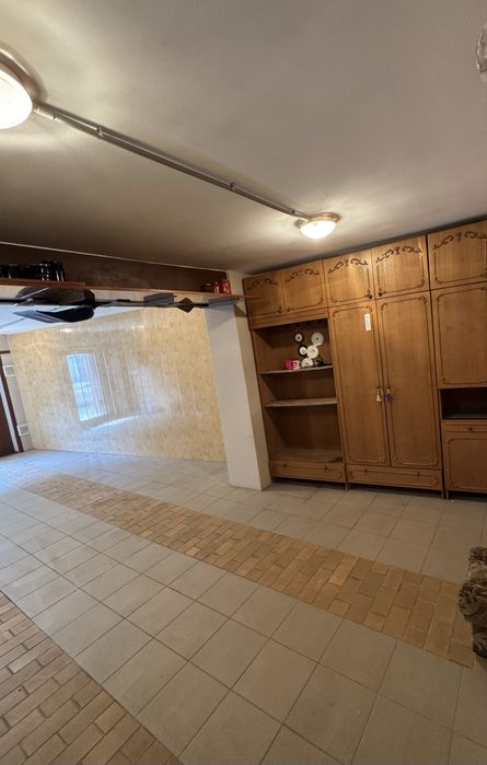 Продам дуже теплий гараж біля озера Чеха.