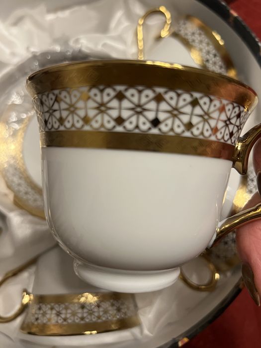 Nowy zestaw eleganckich porcelanowych filiżanek