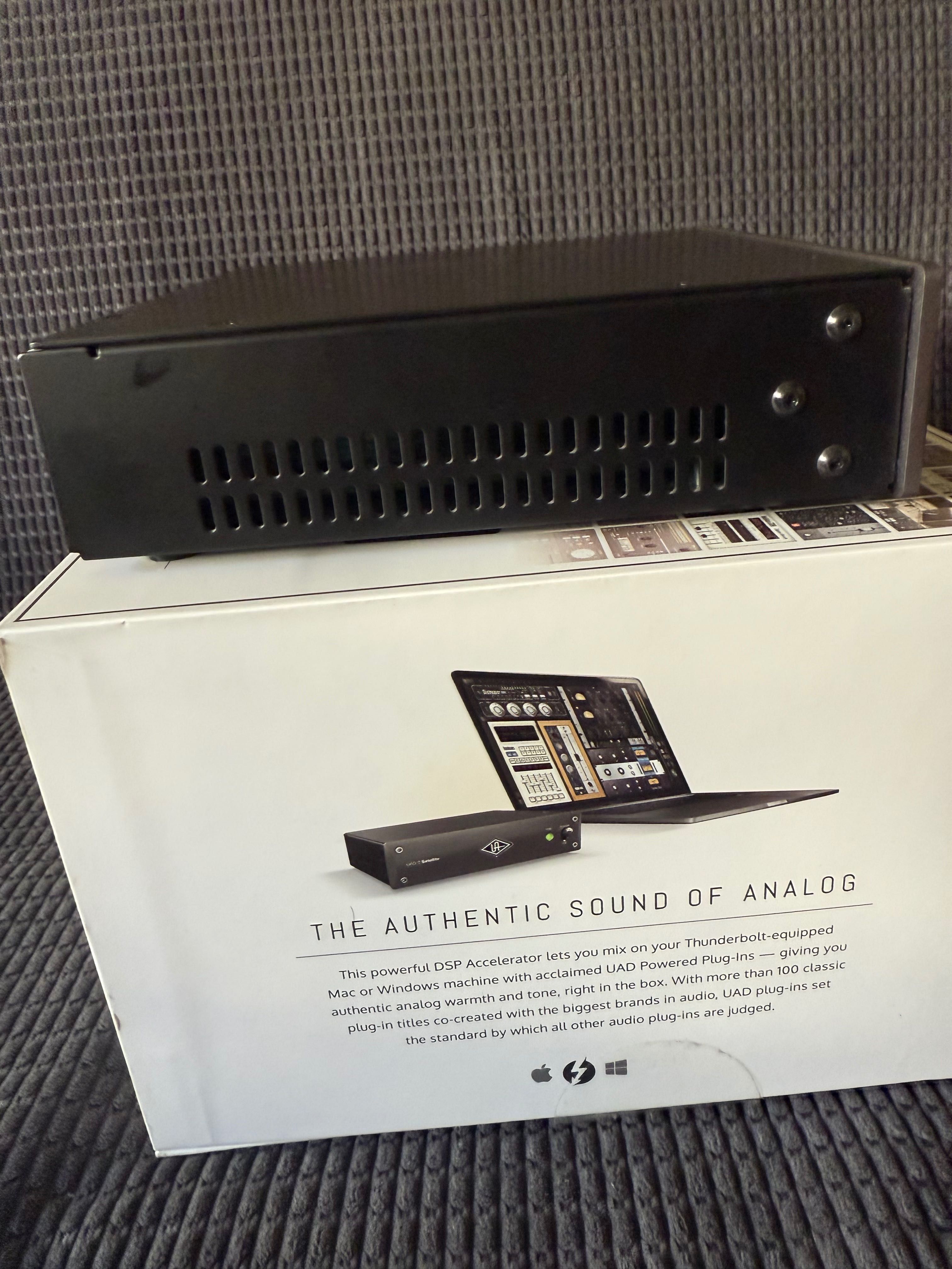 Universal Audio UAD-2 Satellite TB3 OCTO Core