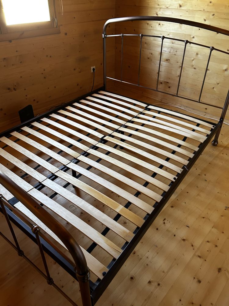 Cama sem colchao