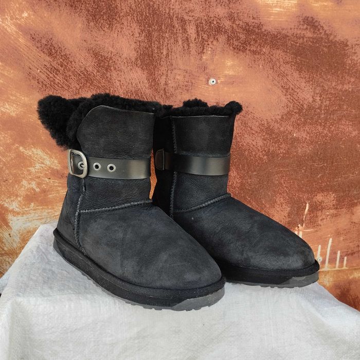 Уги з натуральним хутром жіночі