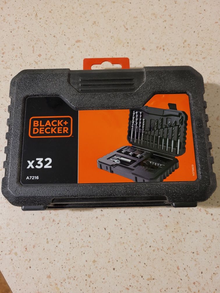 Komplet BLACK DECKER w walizeczce.