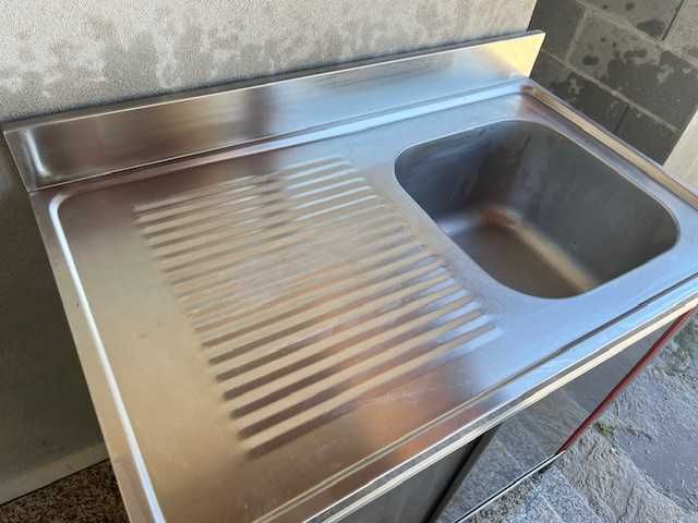 Lava Louça em Inox com armário