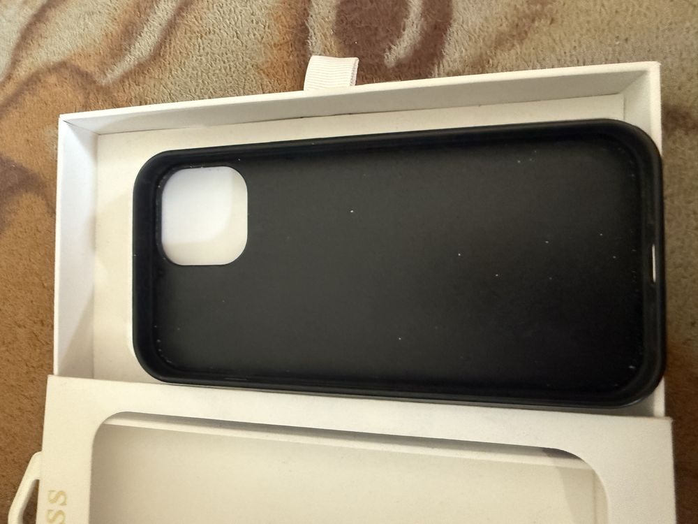 Plecki guess iphone 15