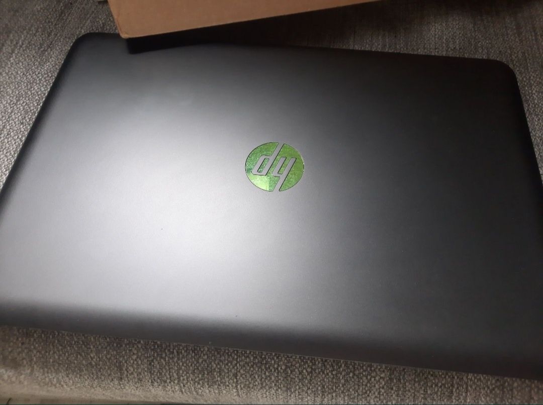 laptop hp pavilion +zasilacz i pudełko 
Laptop został z