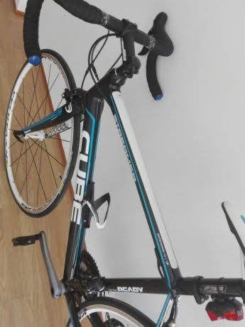 Bicicleta estrada Cube