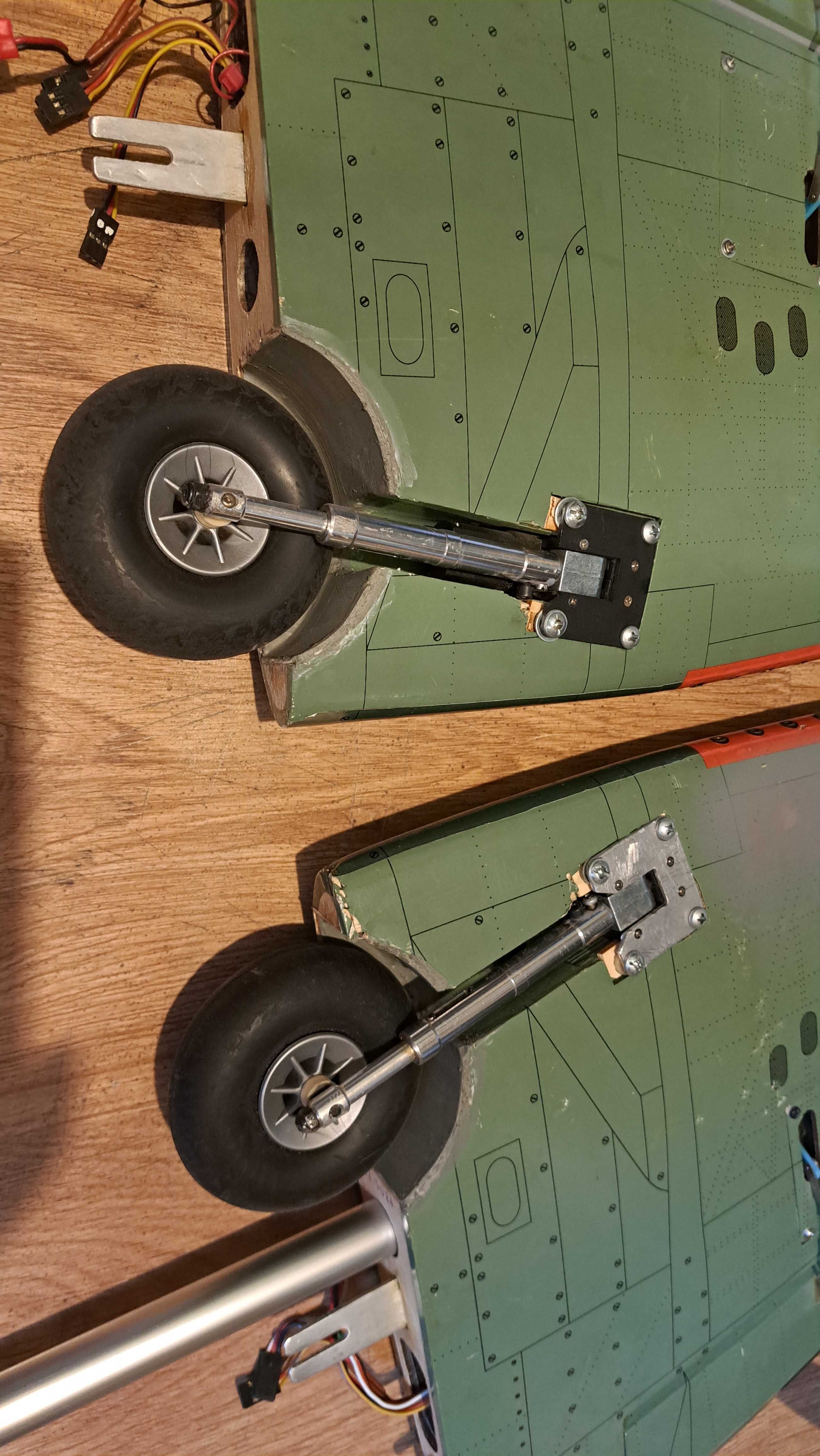 Samolot RC, hurricane black horse