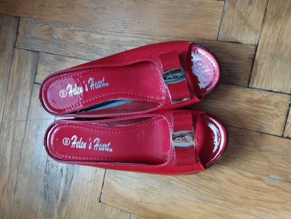 Шлепанцы женские на платформе