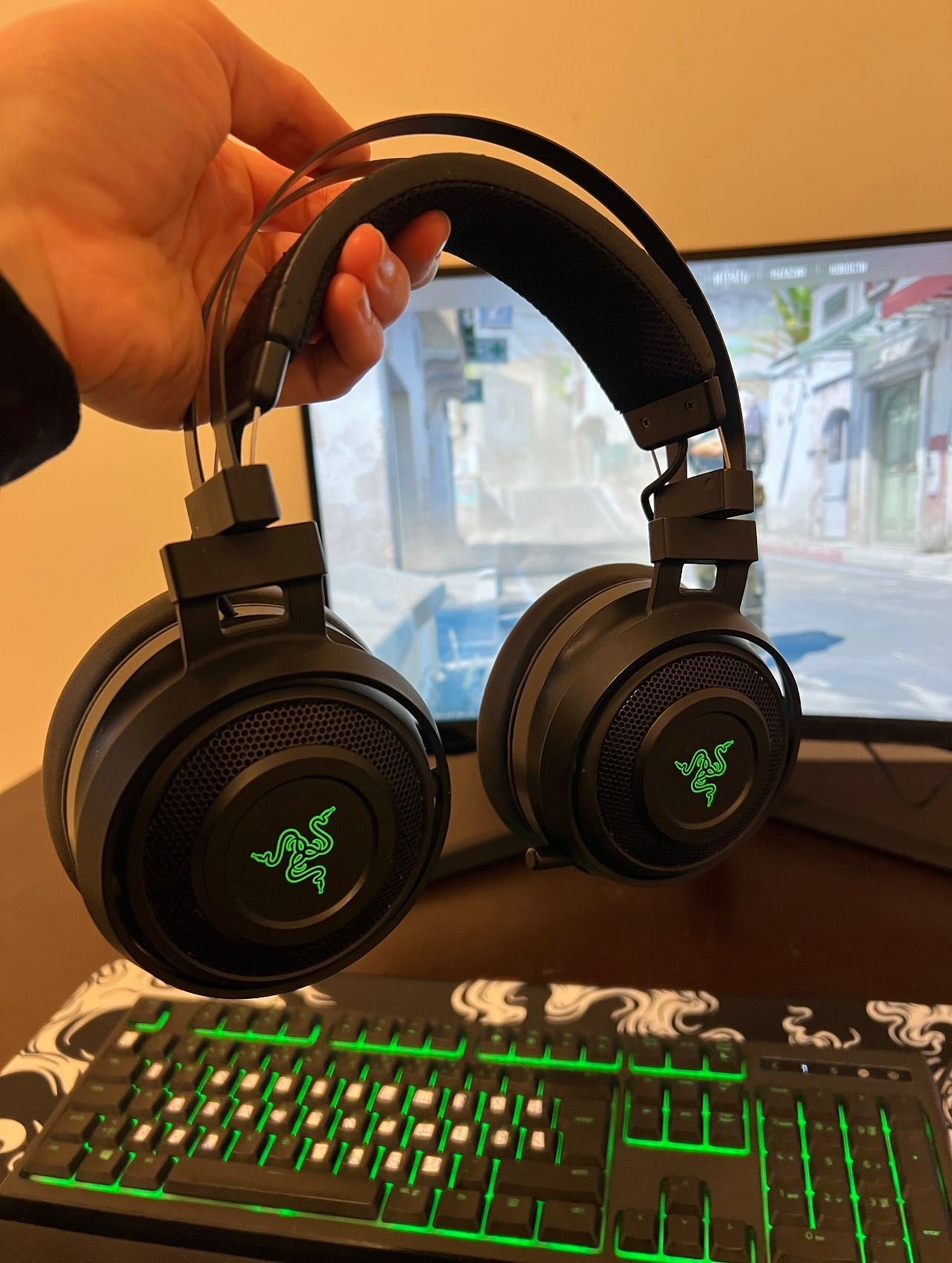1. Экран - Samsung Odyssey G5 27
