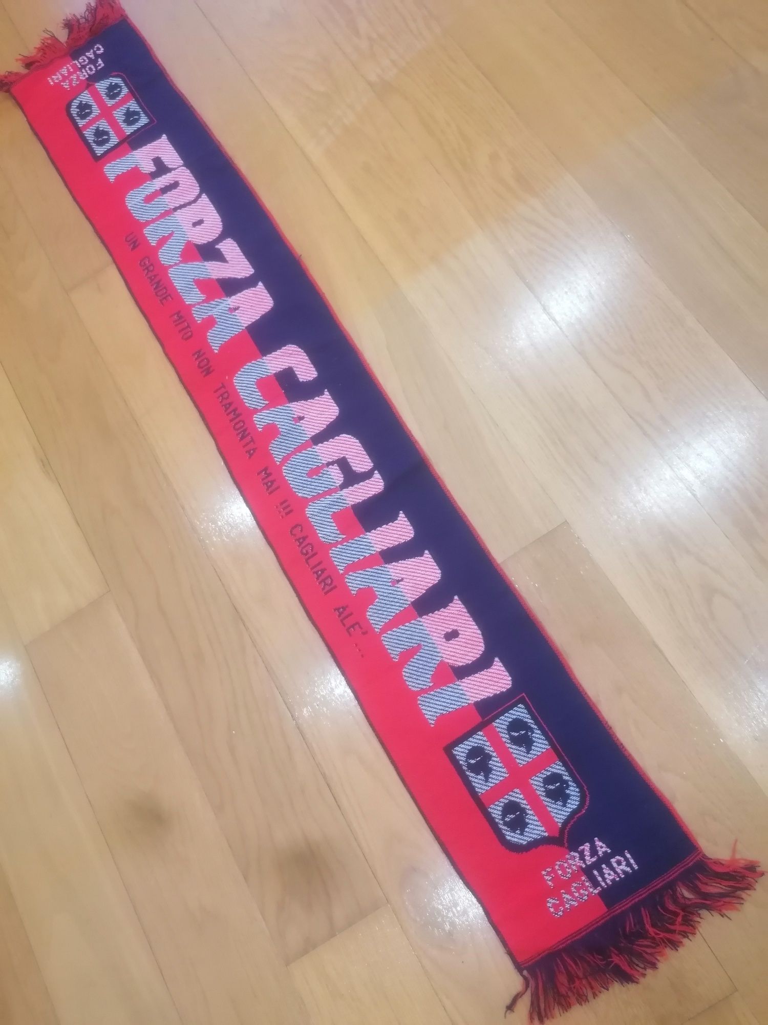 Cagliari cachecol novo Bx26