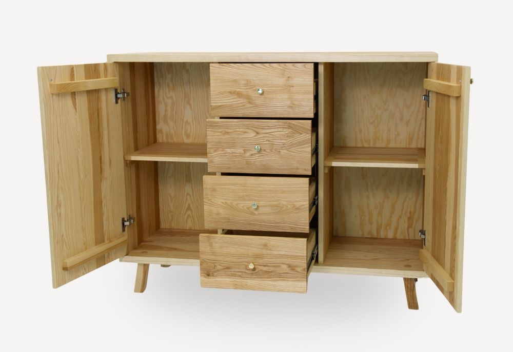 Komoda z litego drewna jesionowego 135 x 45 x 106 cm