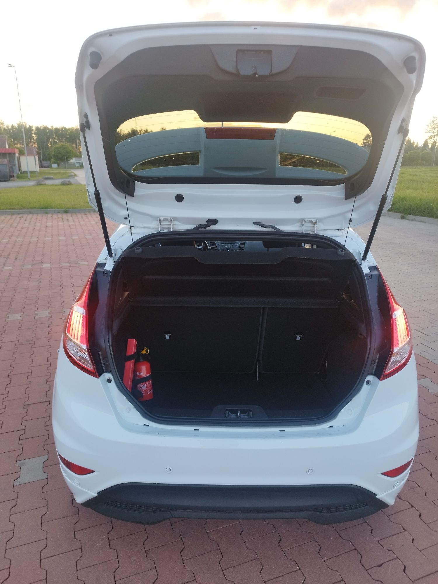 FIESTA 125KM bogata wersja wynajem