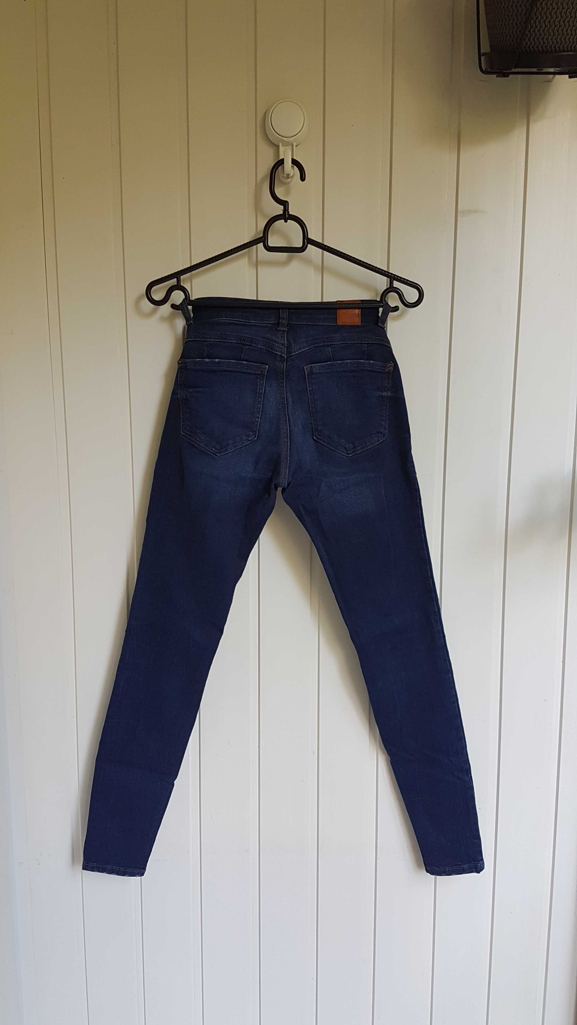 Spodnie skinny push up BERSHKA metka roz. 34/XS