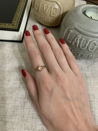 Золотое кольцо перстень / золота каблучка