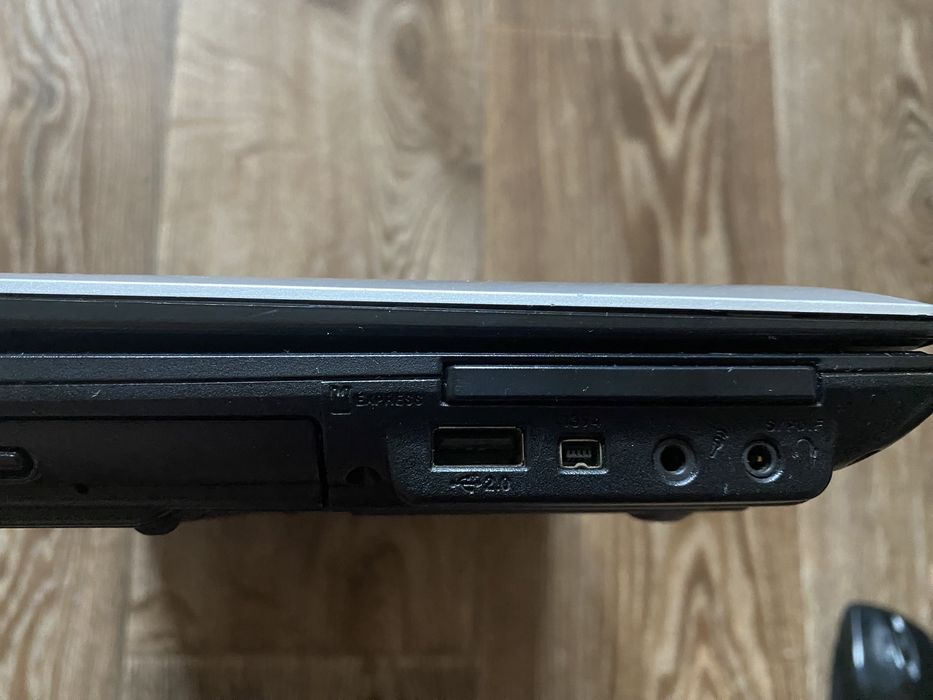 Ноутбук ASUS асус
