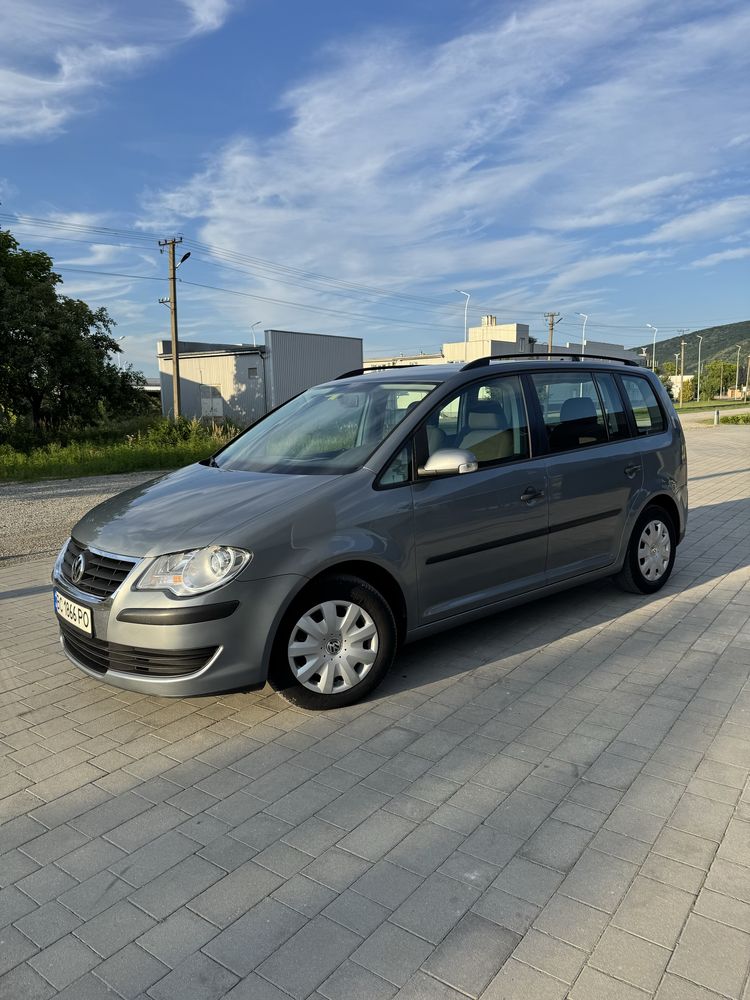 VW Touran 1.9TDI 2008 рік