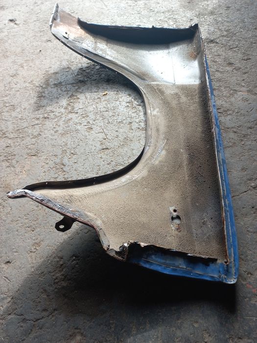 Продам крило ліве 2107.