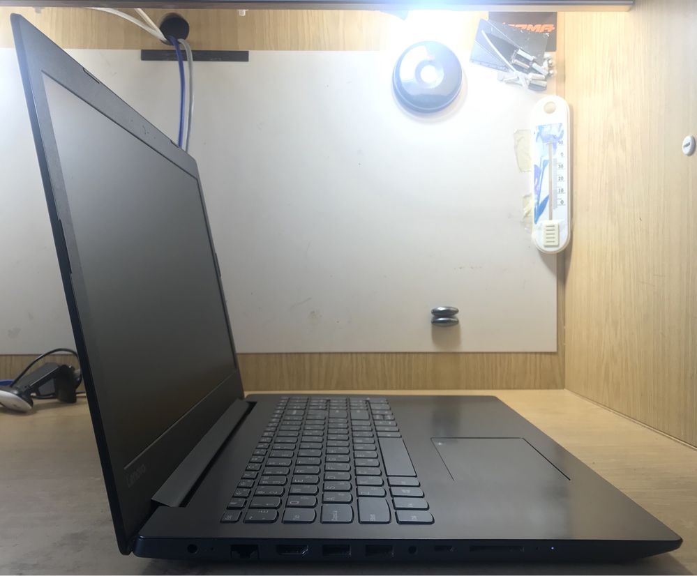 Ноутбук Lenovo ideapad 330-15IKB "Seller Refurbished". SSD 256 ГБ