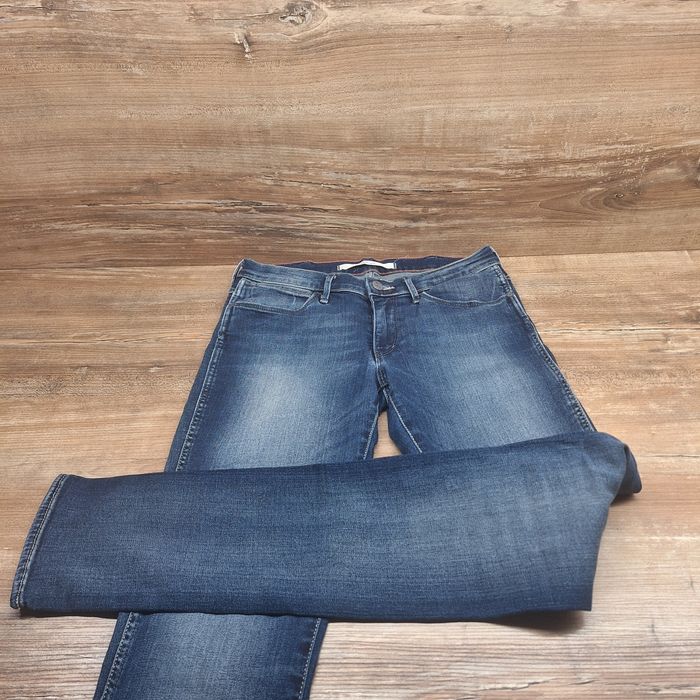 Wrangler spodnie jeansowe damskie