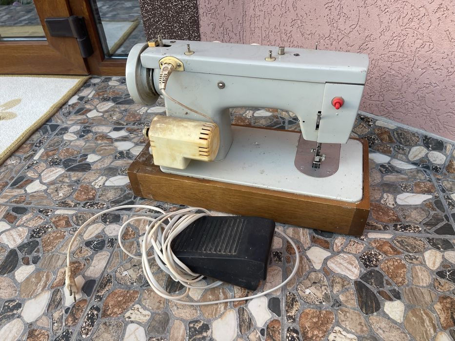 Продаю Швейна Машина Подольск -142