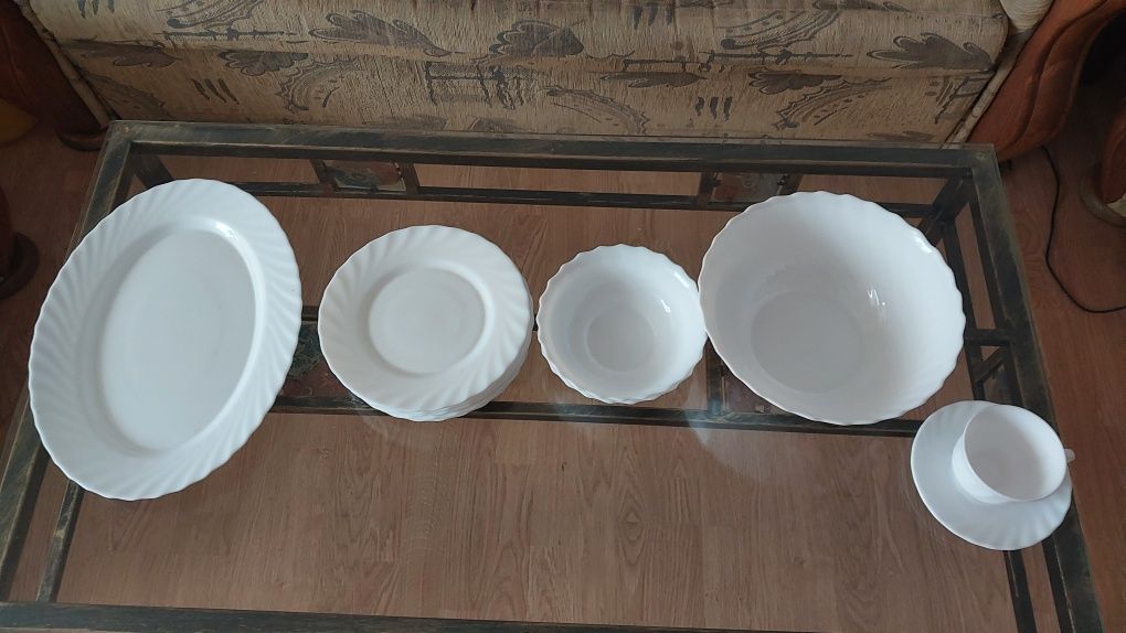 Talerzyki, półmisek, miseczki, miska zestaw arcopal..