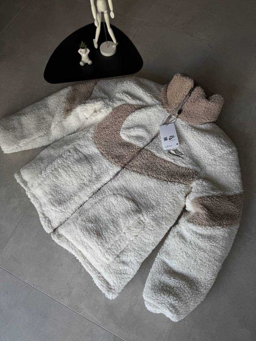 Nowe kurtka Nike Nocta