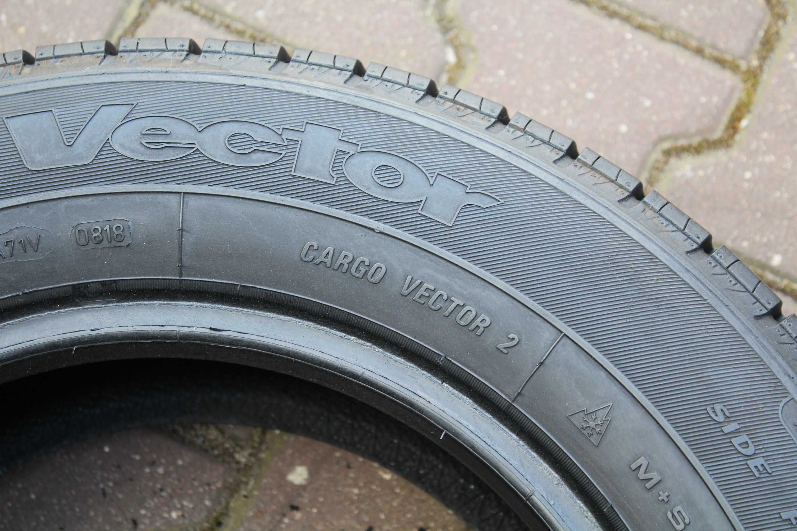 215 65 R15C Goodyear  Cargo Vector