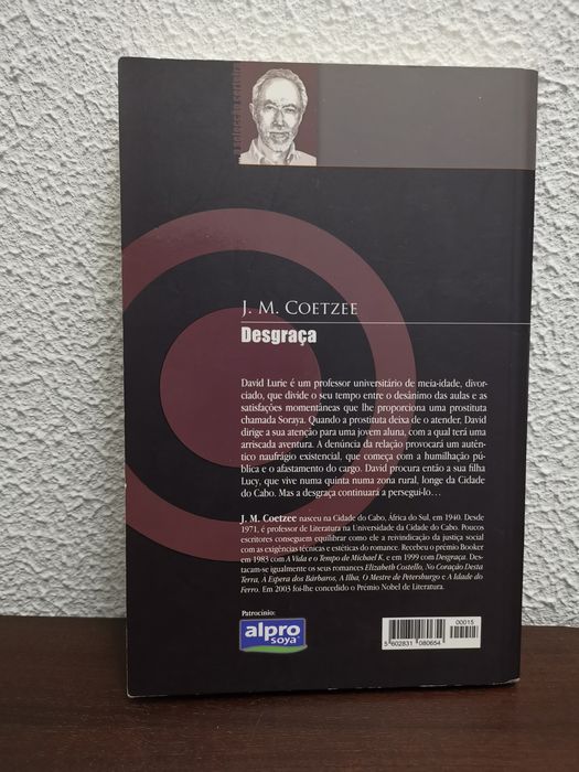 2 Livros Traduzidos - Tia Júlia E O Escrevedor / Desgraça