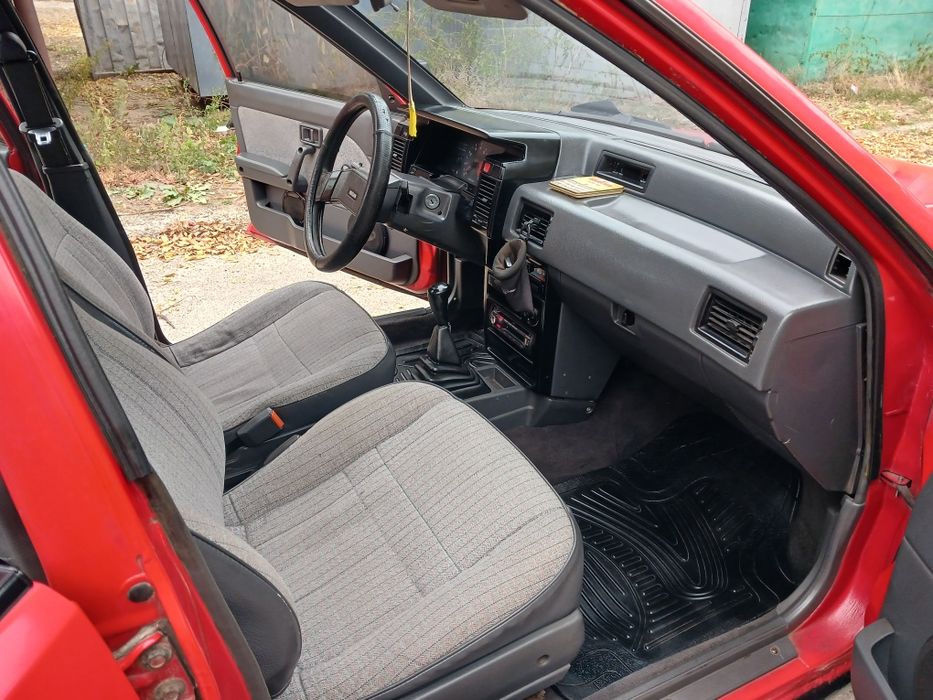 Продам Nissan Sunny 1,6 бензин