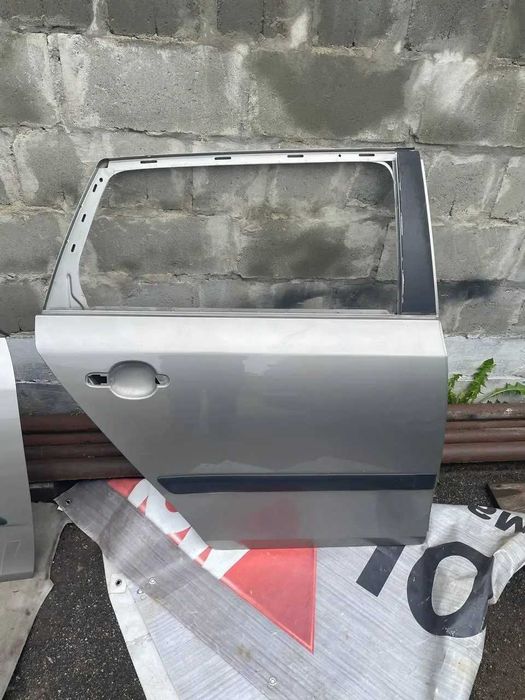 Двері задні права шкода фабія 2, skoda fabia 2 задня двері 4k/F8H