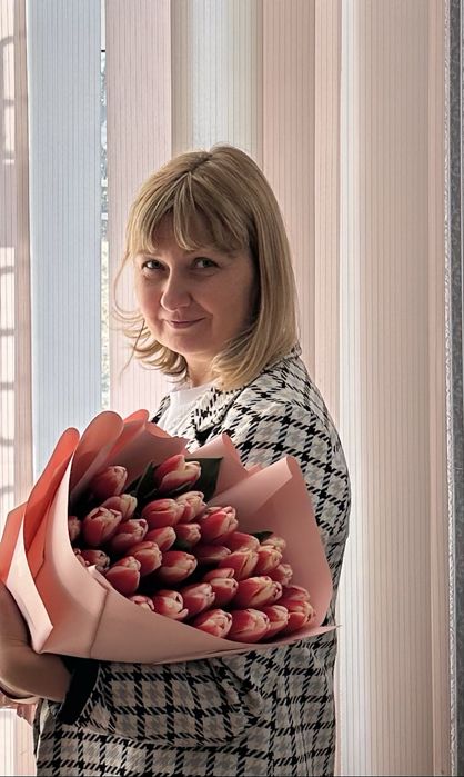 Вчитель англійськоі мови пропонує своі послуги.