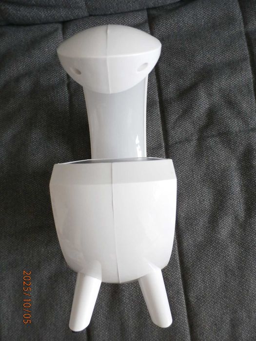 Lampka Led Rgb z głośnikiem i ładowarką indukcyjną.