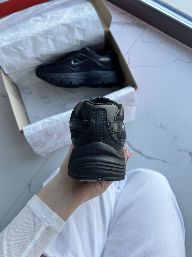 Nike Initiator Triple Black GORE-TEX (40-45р)