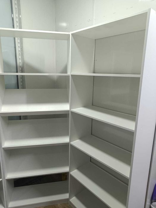 Продам торгівельні стелажі,прилавок.