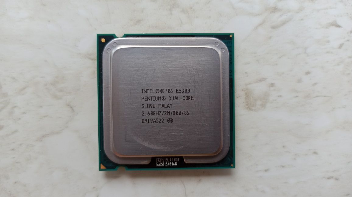 Процессор Intel Pentium Dual Core E5300 2.6 GHz SLB9U Socket 775