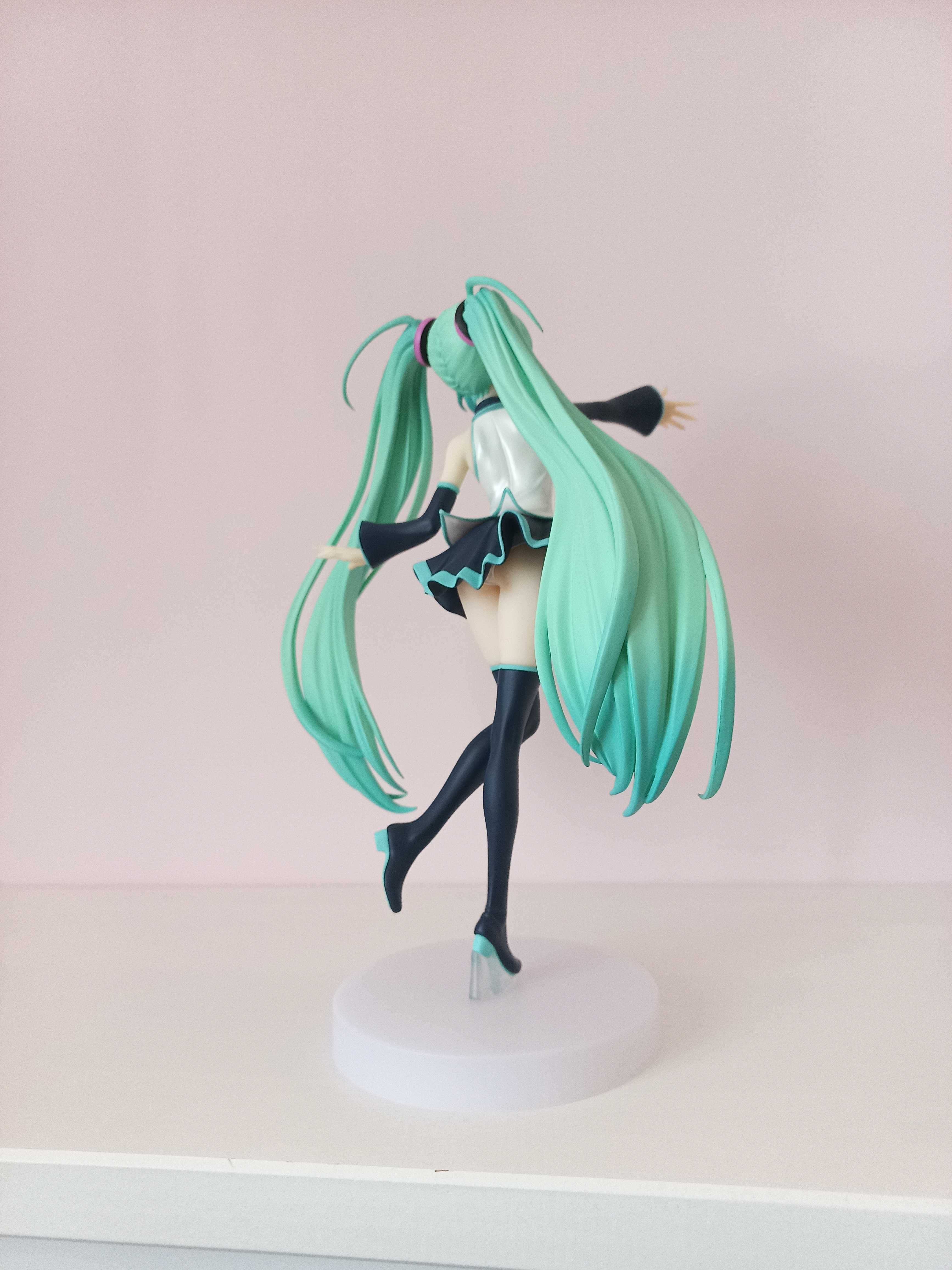 Character Vocal Series 01 - Hatsune Miku: Because You're Here Ver. L