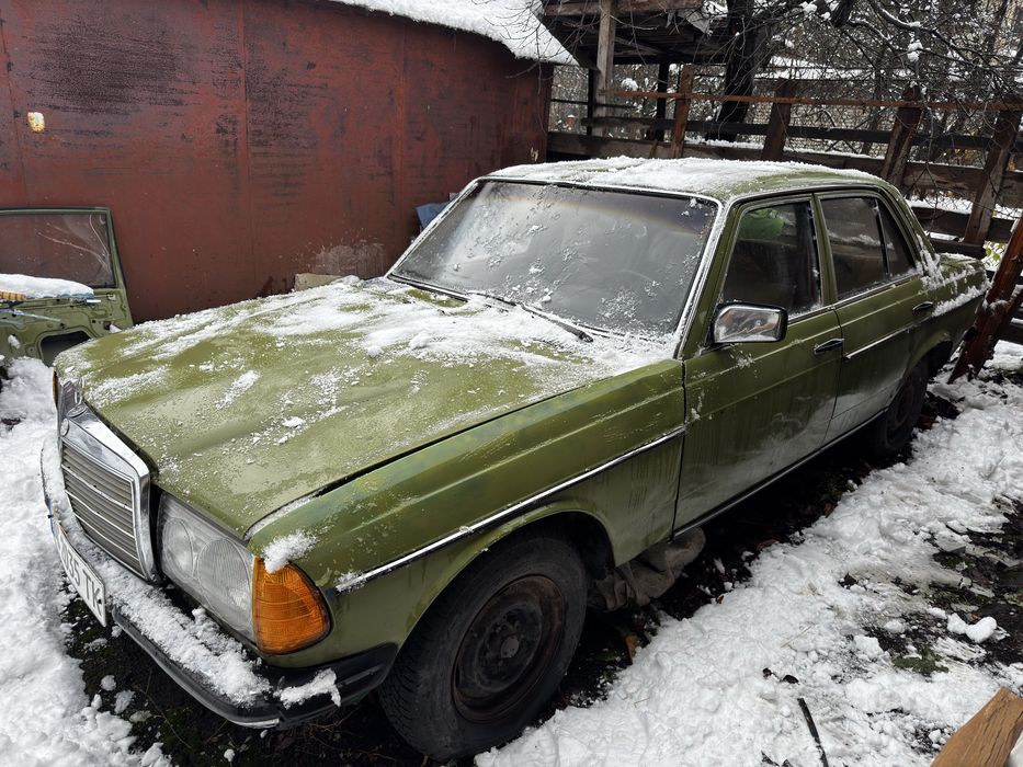Машина Mercedes w123