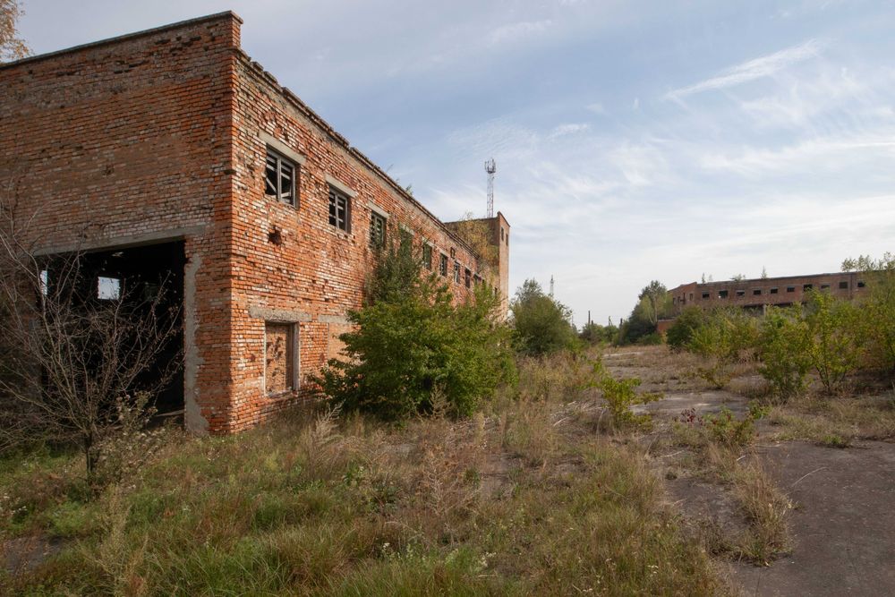 Продам виробничо-складський комплекс, с.Великі Межирічі.