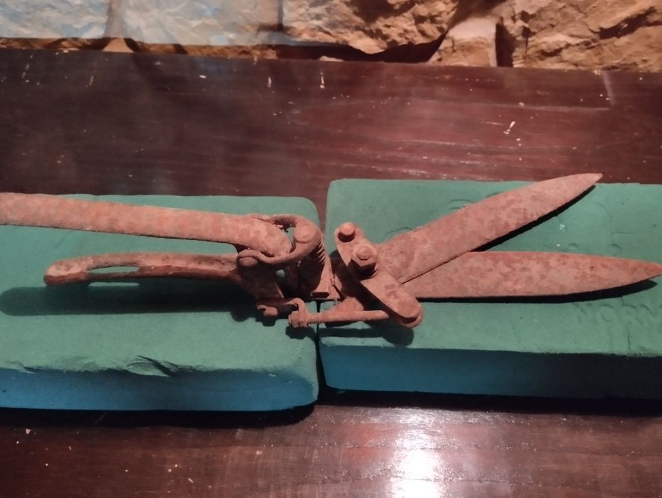 Tesoura muito antiga