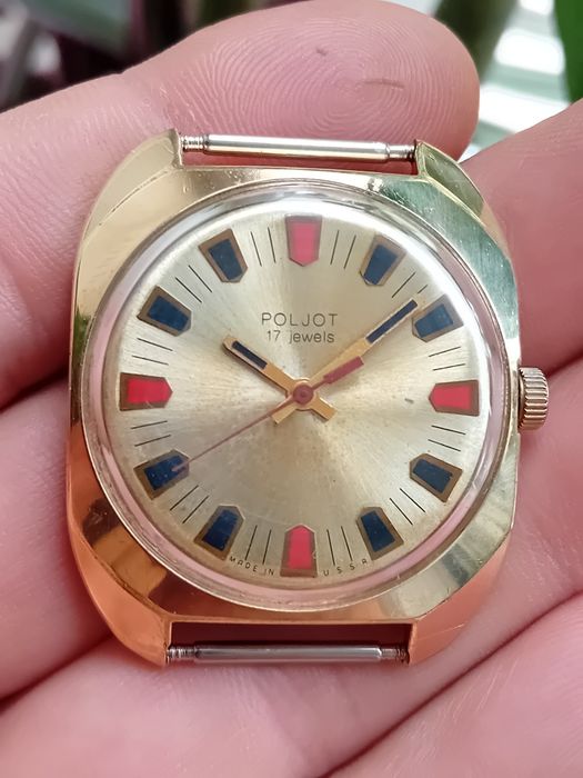 Часы Полет "Погон" 17 камней в позолоченные корпусе Аи10 СССР