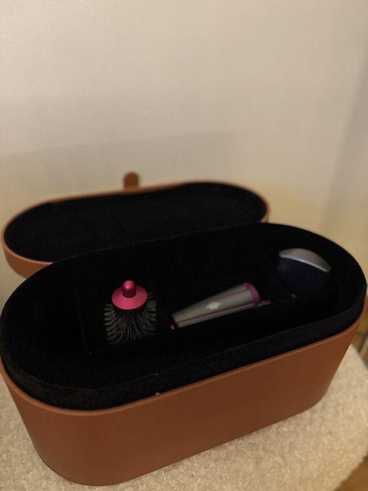 Dyson стайлер новий