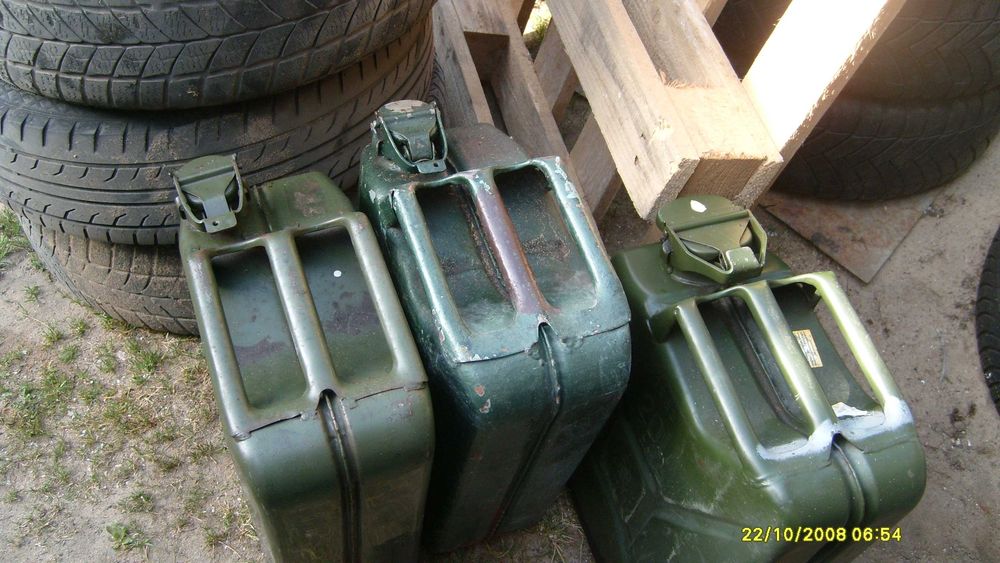 Karnistry 20l metalowe.