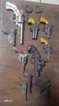 Lote de 10 miniaturas pistolas
