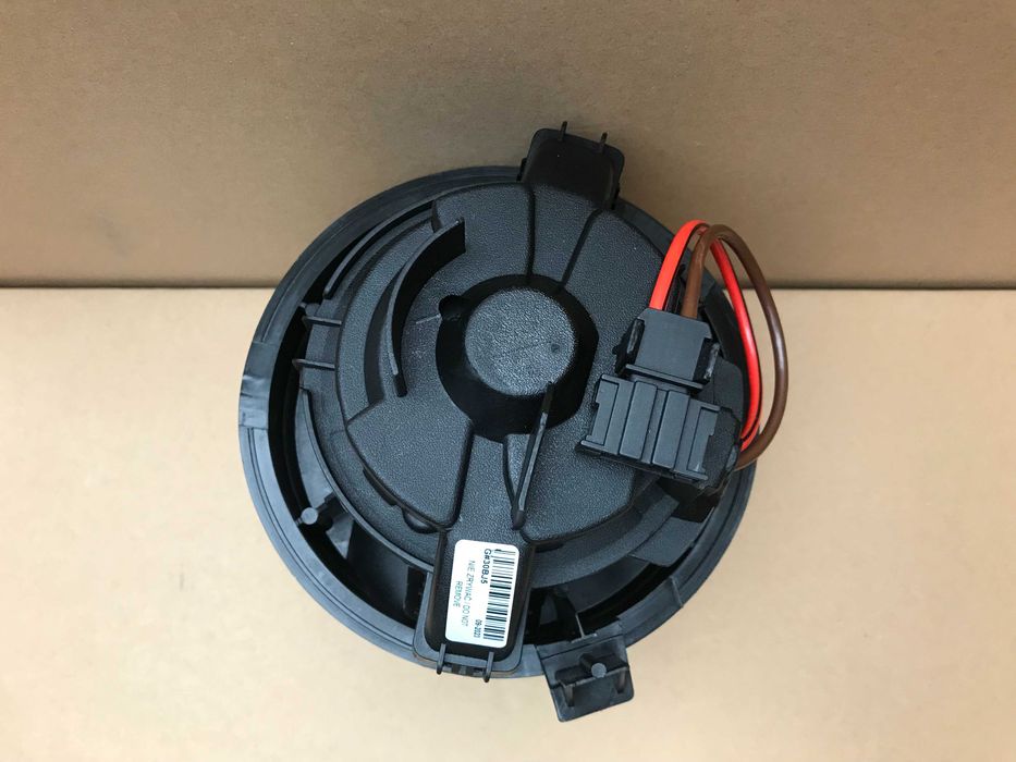Моторчик печки вентилятор Peugeot 508 (10-18)