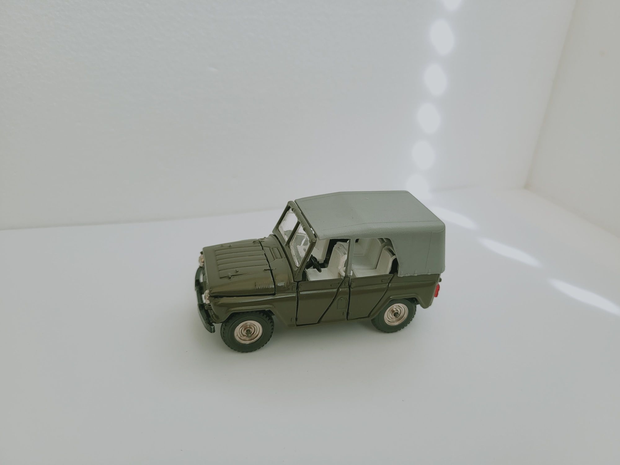Модель авто ссср 1:43, УАЗ 469 дно метал.