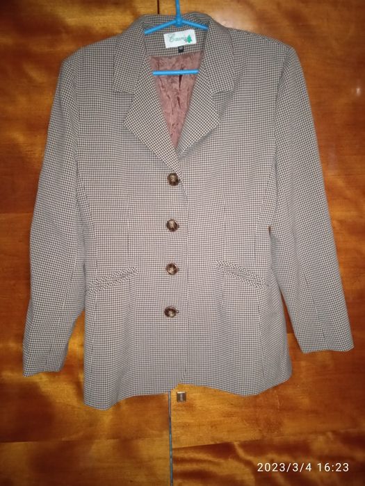 Пиджак женский в клеточку