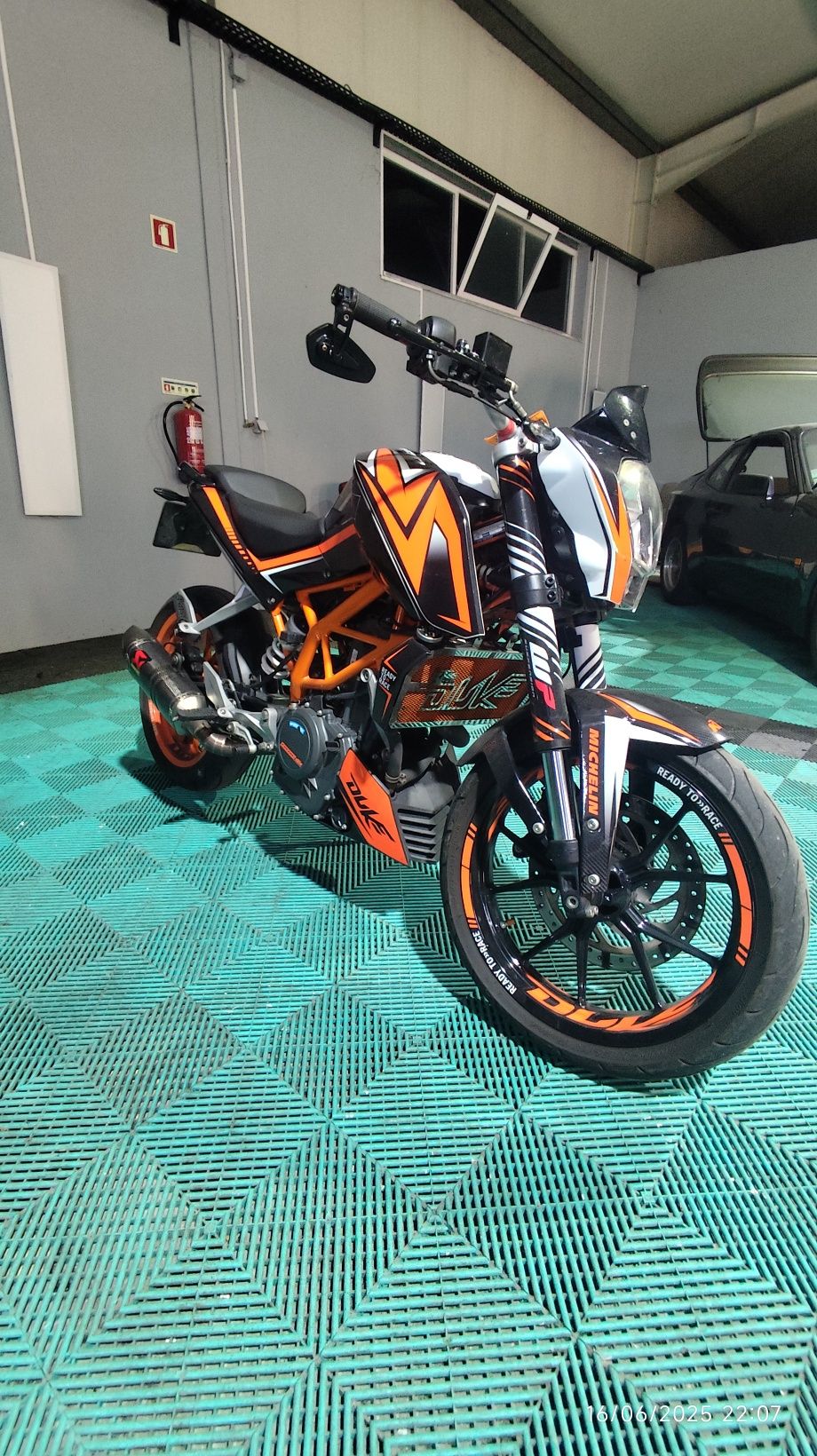 Venda de mota desportiva